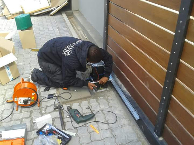Gate, gate motor, garage door motor, electric fence and security system repair specialists in Cape Town